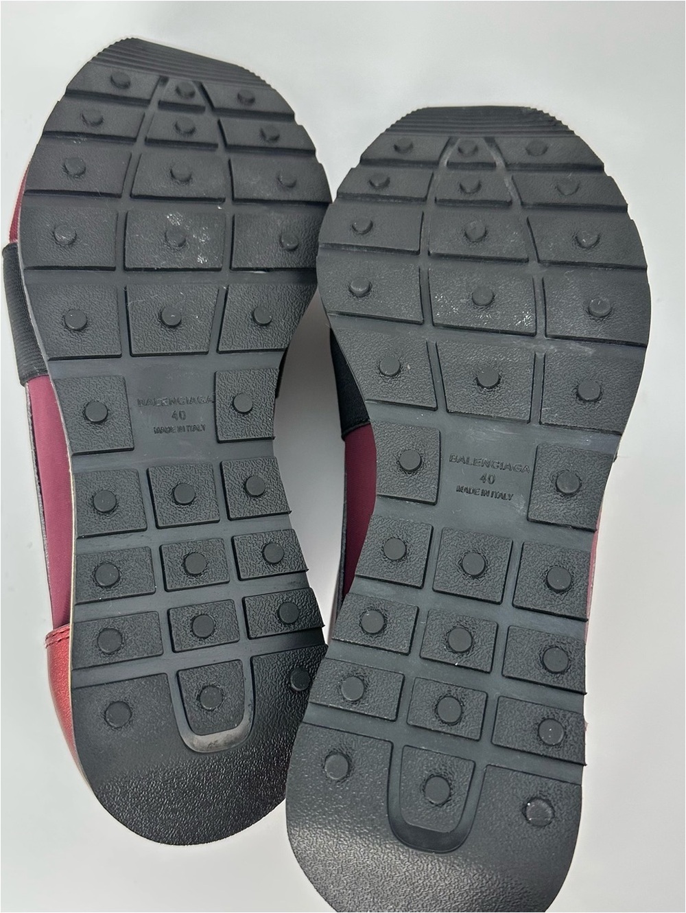 Balenciaga Race Runner woman’s sneakers. Burgundy and Black. Like new! - Picture 9 of 9